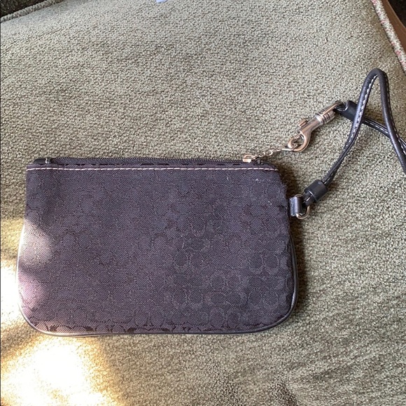 JUST LIKE NEW Coach wristlet black - Picture 3 of 5